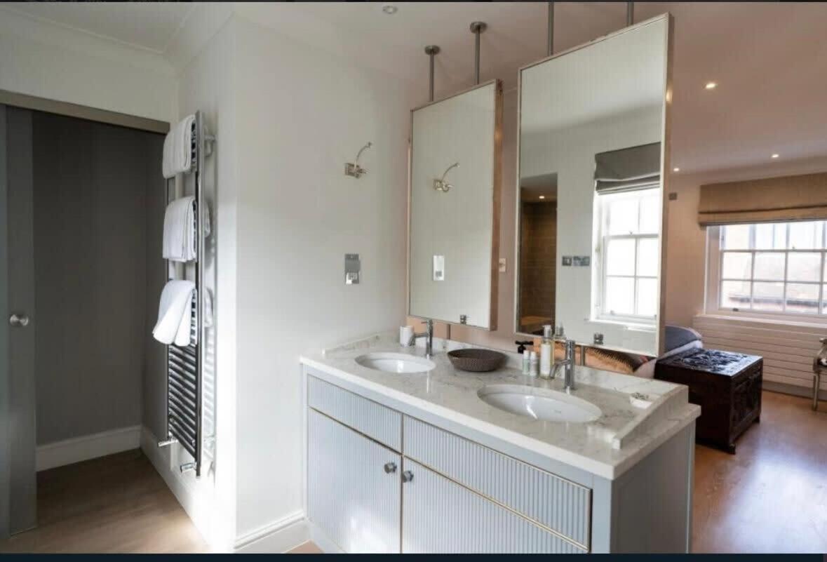 Rare Find, Beautiful On Chelsea Casa vacanze Londra
